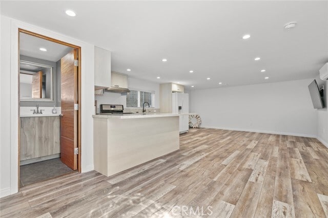 Photo - 10533 Fernglen Ave