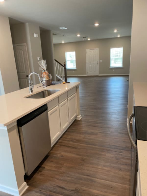 Photo - 513 Ruths Dr