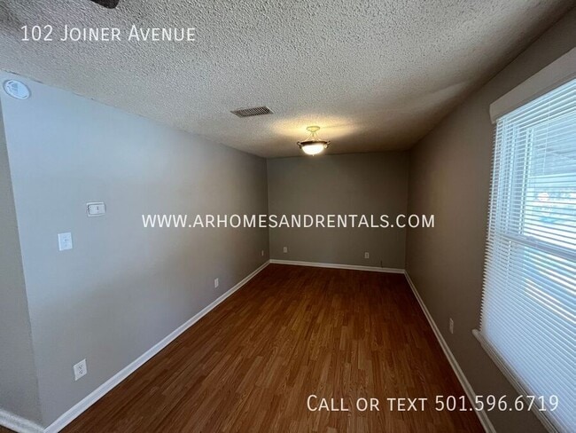 Photo - 102 Joiner Ave