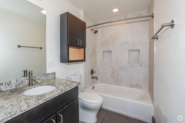 2BR, 2BA - 842SF - First Bathroom