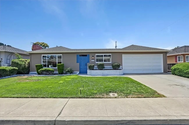 Photo - 992 Fairfield Ave