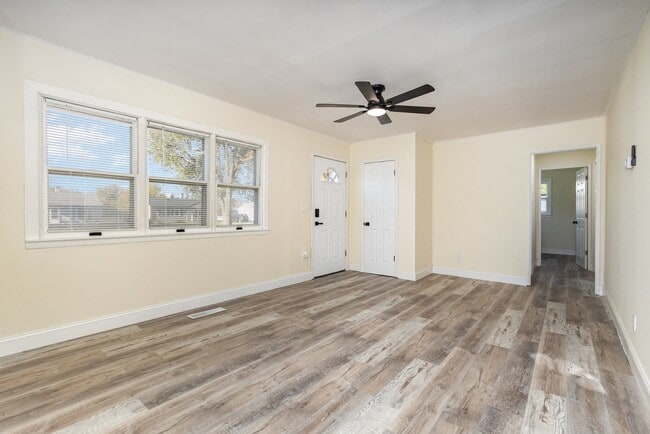 Photo - 116 S Hammes Ave