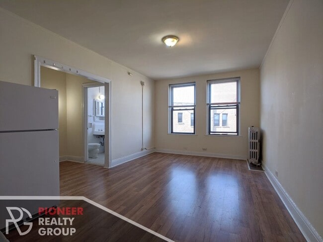 Building Photo - 2779 N Milwaukee Ave Unit 319