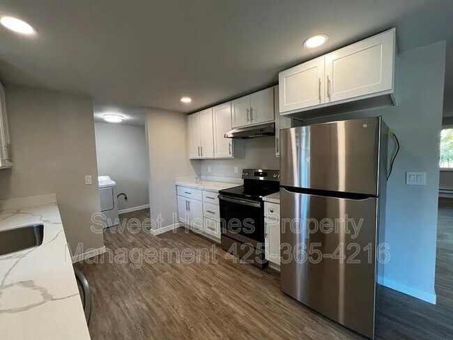 Photo - 9212 Lawndale Ave SW