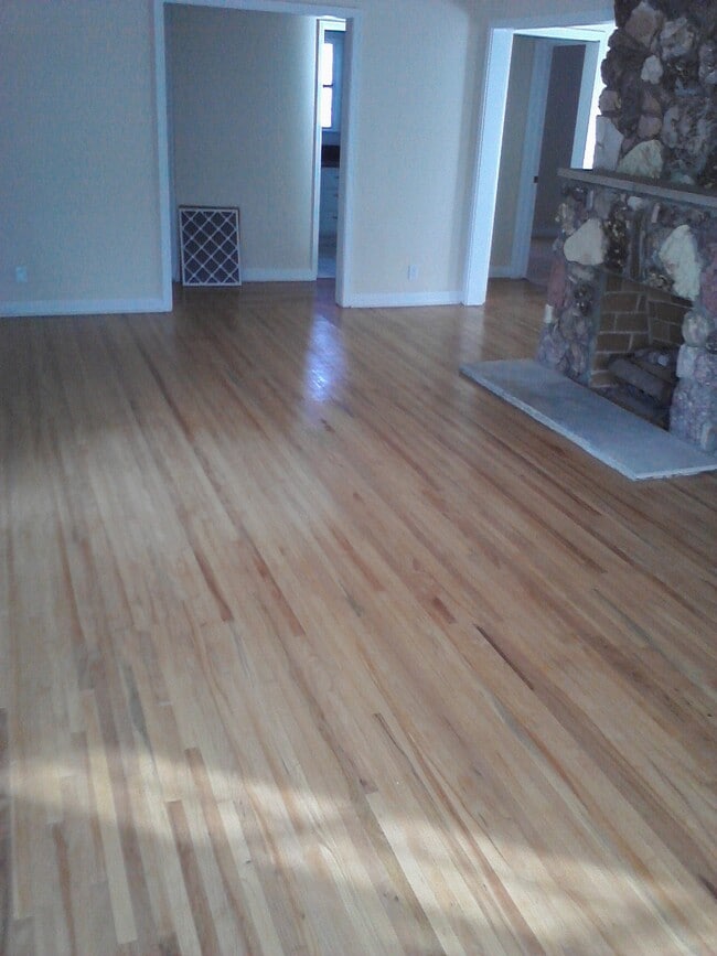 Photo - 4734 Allott Ave