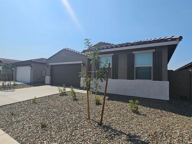 Photo - Beautiful new build w mountain views