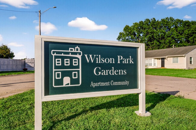 Photo - 2715 Center St