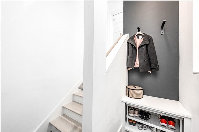 Photo - 1141 W 18th St