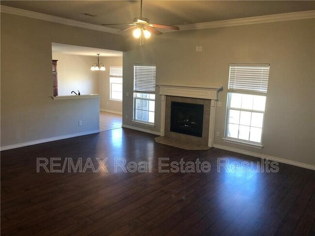 Photo - 1595 Charles St