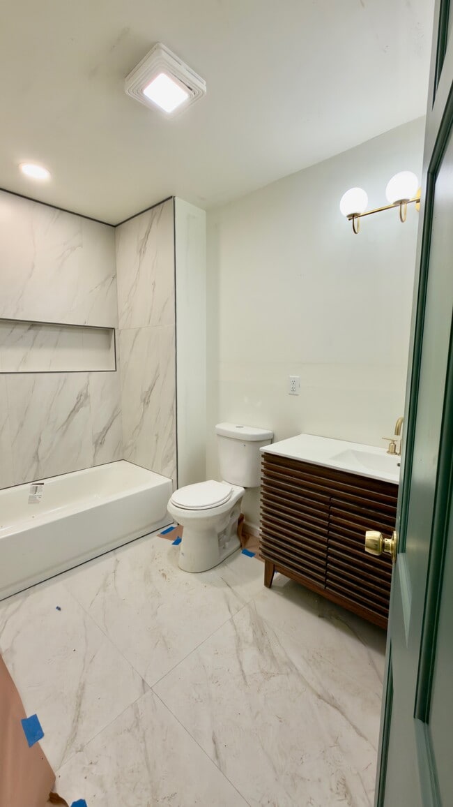 Photo - 3413 Montlake Dr