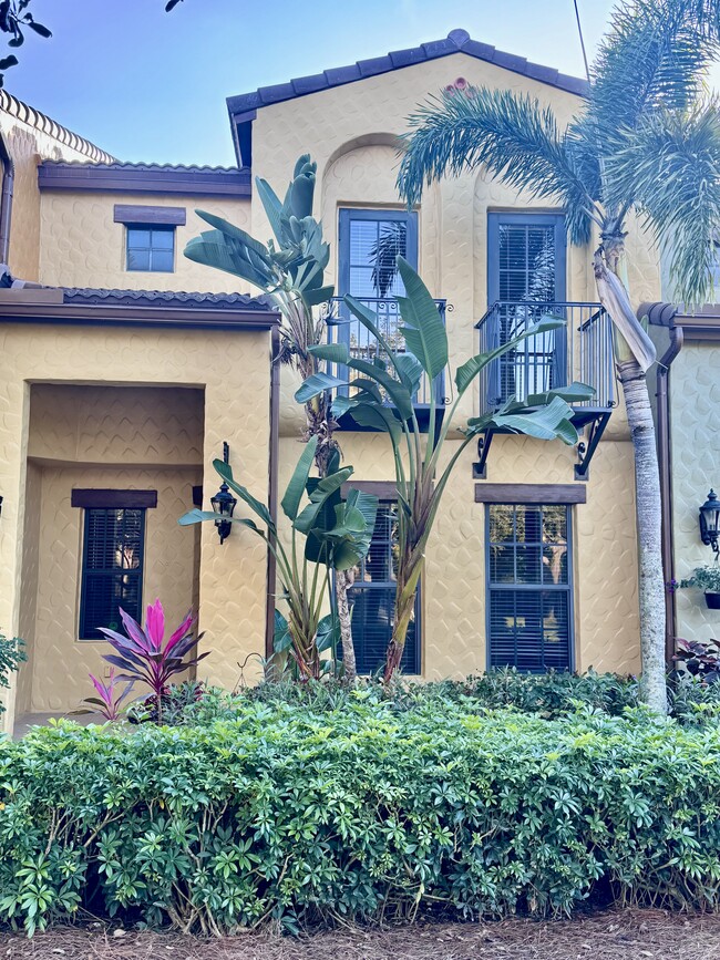 Building Photo - 9147 Delano St