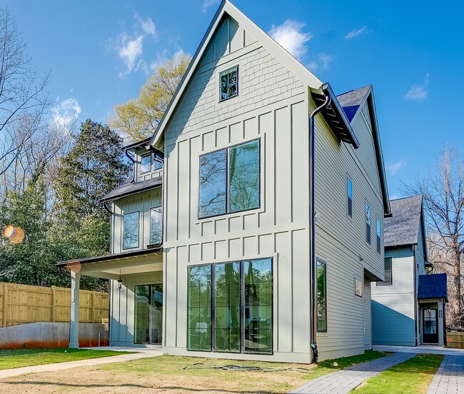 Building Photo - 375 Cleveland Ave SW