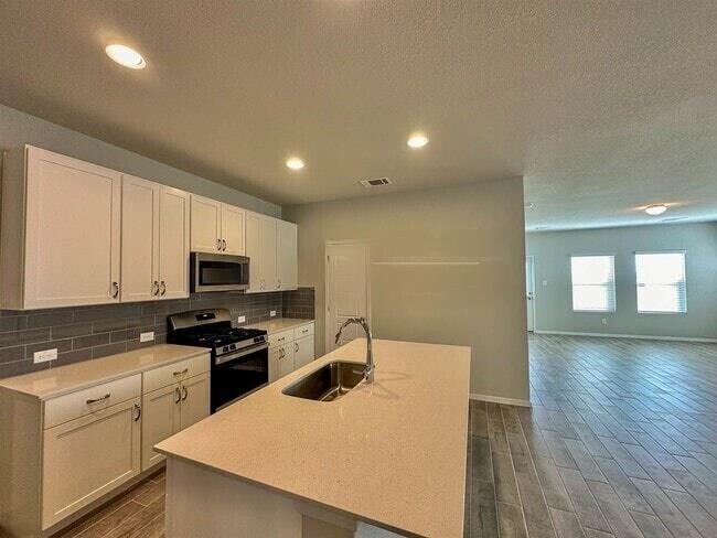 Photo - 140 Keltic Dr