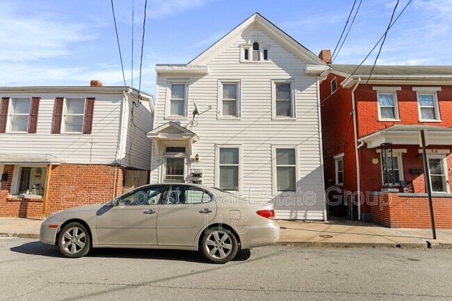 Building Photo - 721 2nd St