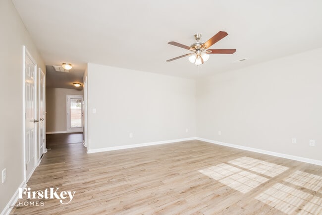 Photo - 178 Creekstone Ct