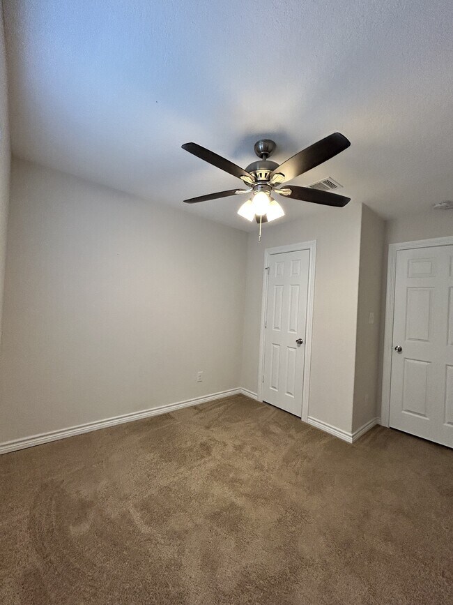 Photo - 6926 Crestway Rd