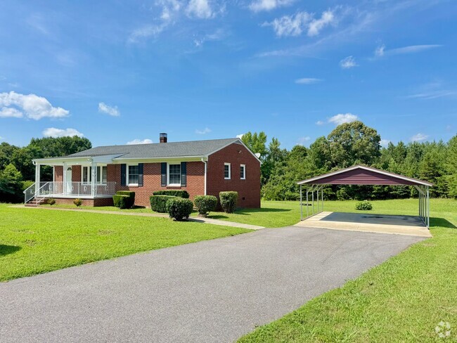 Building Photo - Southern Charm Rental