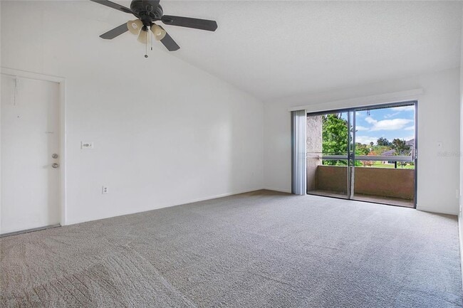 Photo - 5223 Vineland Rd