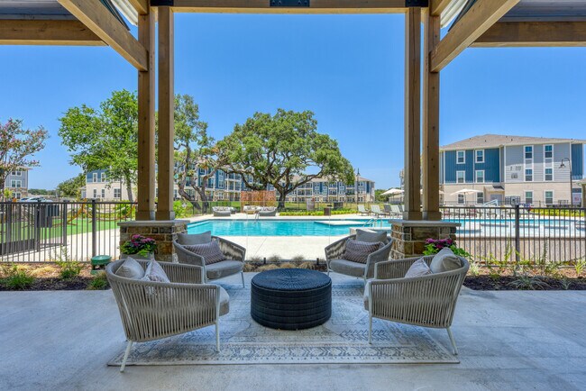 Estraya Boerne