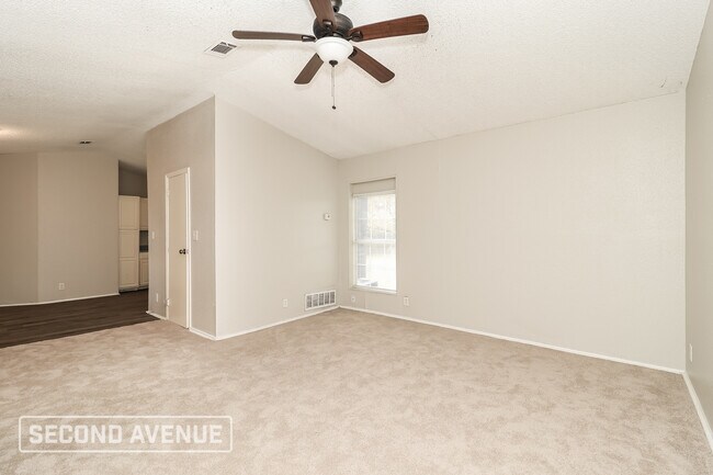 Photo - 127 Woodhill St