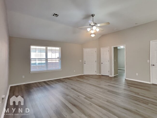 Photo - 525 Cherokee Gate Dr