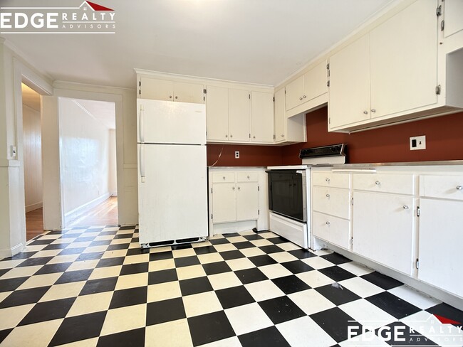 Photo - 195 Mount Auburn St Unit 2