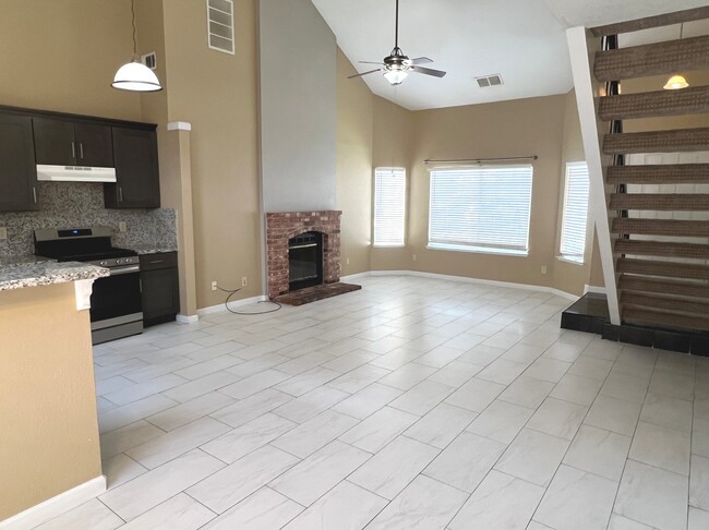 Photo - 5354 Meadow Wood Ln