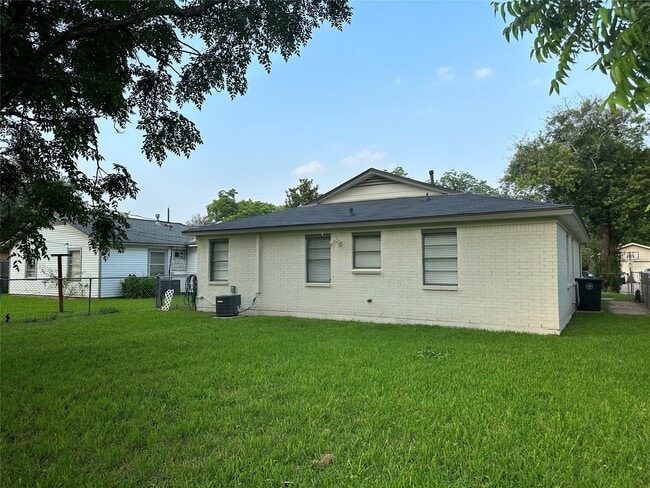 Photo - 511 Guyer St