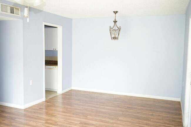 Photo - 1133 Benoist Farms Rd Unit 105