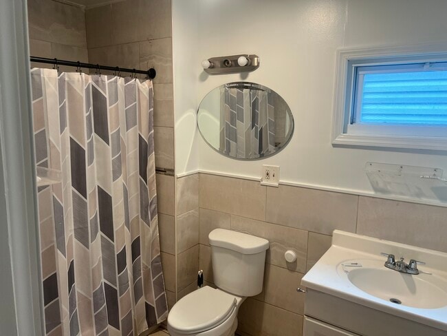 Photo - 162 Hickory St Unidad 3rd floor apartment