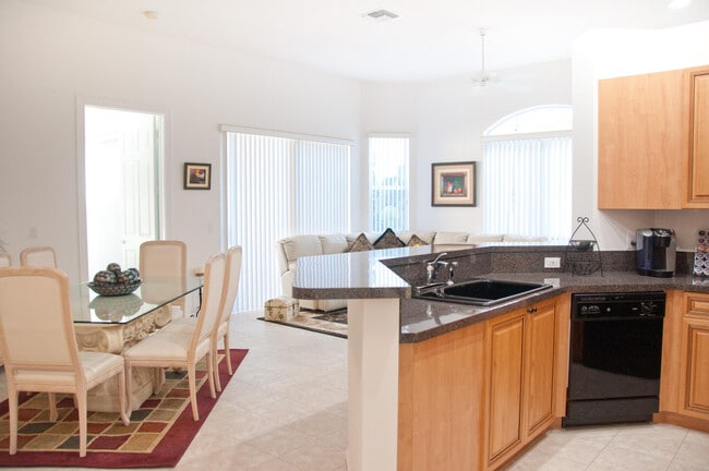 Photo - 7684 Hummingbird Ct