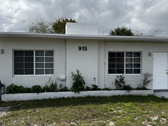 Building Photo - 915 N J St Unit 3 Rental