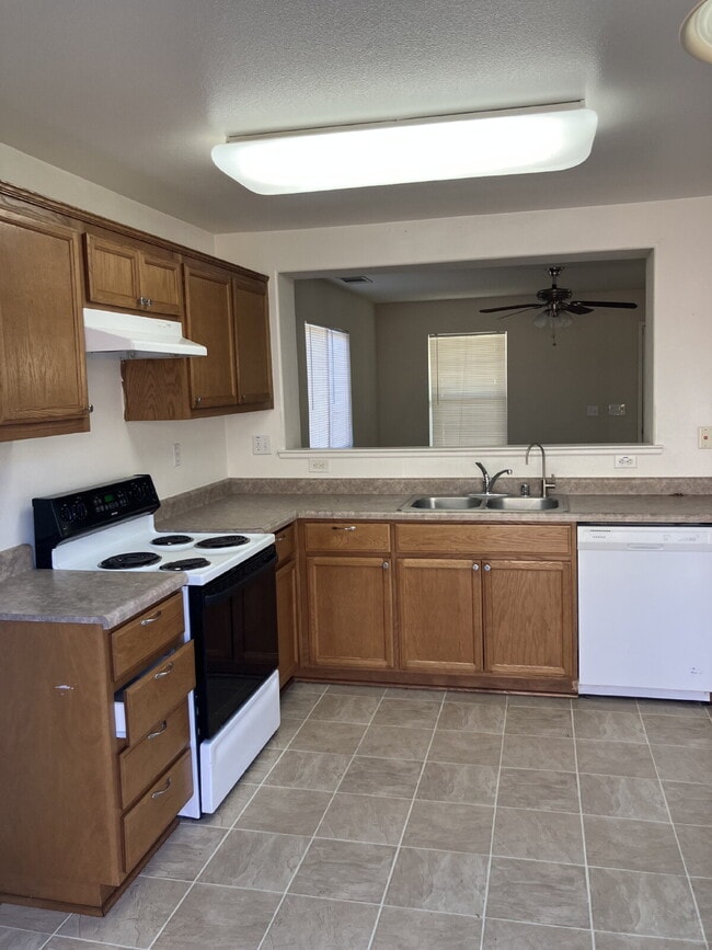 Photo - $500.00 OFF FIRST MONTH'S RENT!!!!! North ...