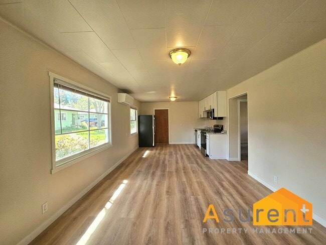 Photo - 651-653 Park St