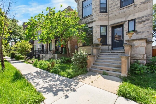 Photo - 3311 W Wrightwood Ave Unit 2