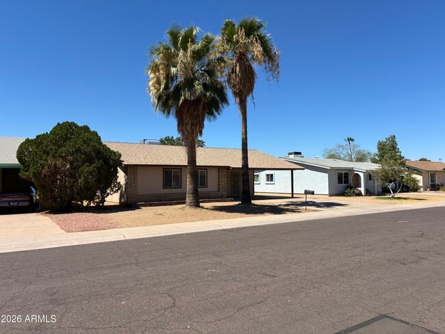 5915 W Tierra Buena Ln