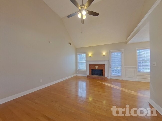 Photo - 136 Brookside Way