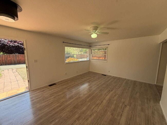 "Charming Concord Retreat: 3-Bedroom, 2-Bath Haven on Bel Air Drive!"