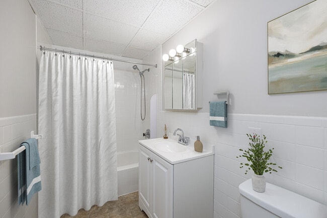Montcalm Heights Apartments