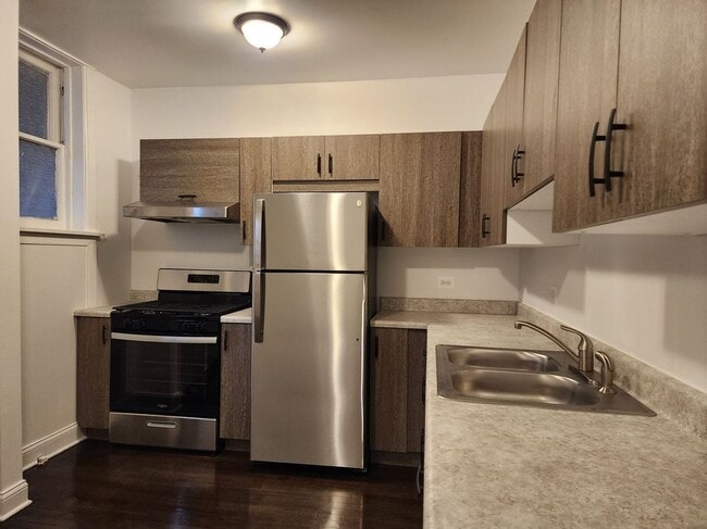 Photo - 2104 W Birchwood Ave