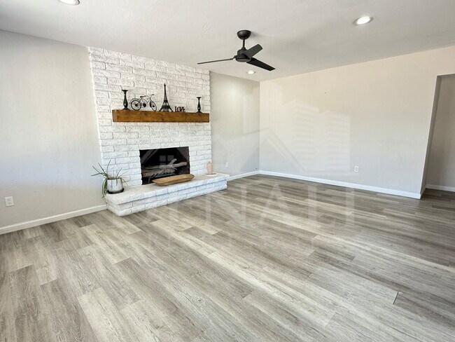 Photo - 3617 S Siesta Ln