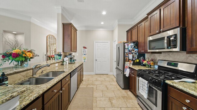Photo - 416 W 23rd St