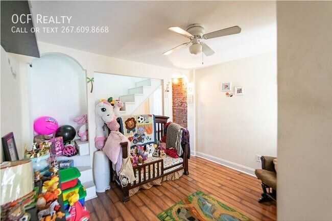 Photo - 2415 Almond St