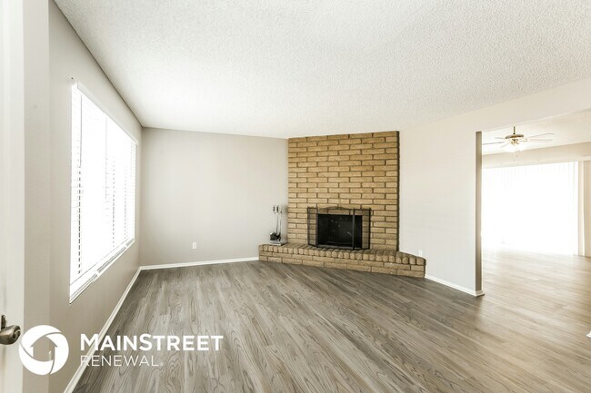 Photo - 6413 W Mission Ln