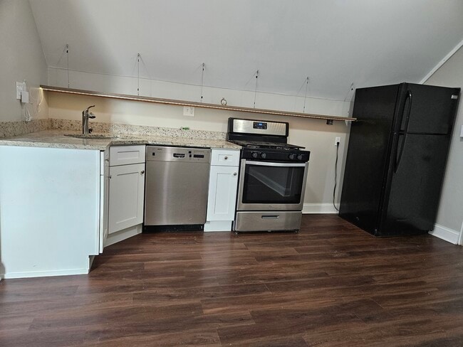 Photo - 827 W 33rd Pl Unit 4