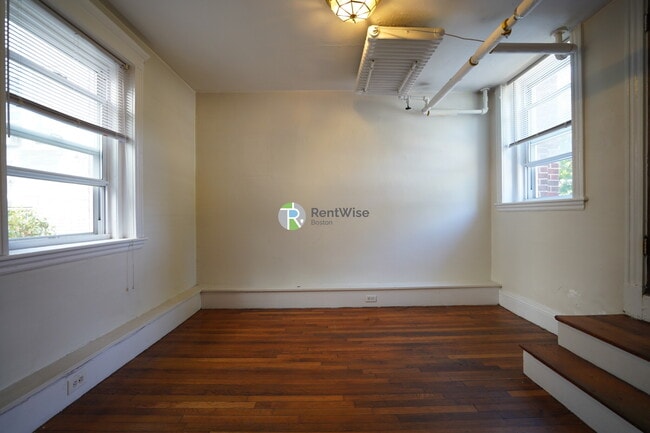 Building Photo - 40 Quint Ave Rental