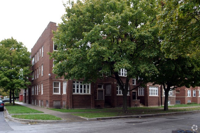 Building Photo - 10901 S Vernon