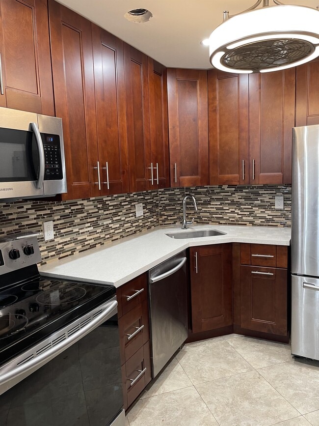 Building Photo - 3115 Oakland Shores Dr Rental