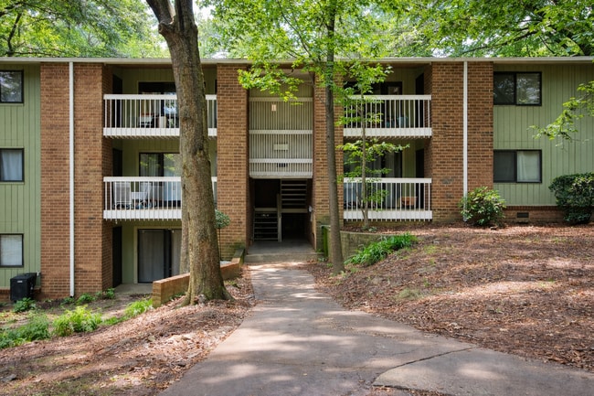 Building Photo - Three bedroom, 2 bath condo in Raleigh
