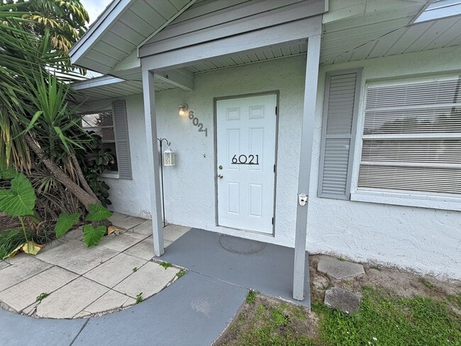 6021 40th Ave W